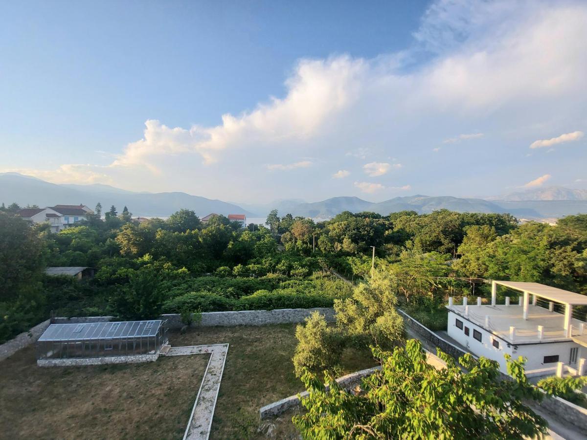 Dk Apartments Krasici 티바트 외부 사진