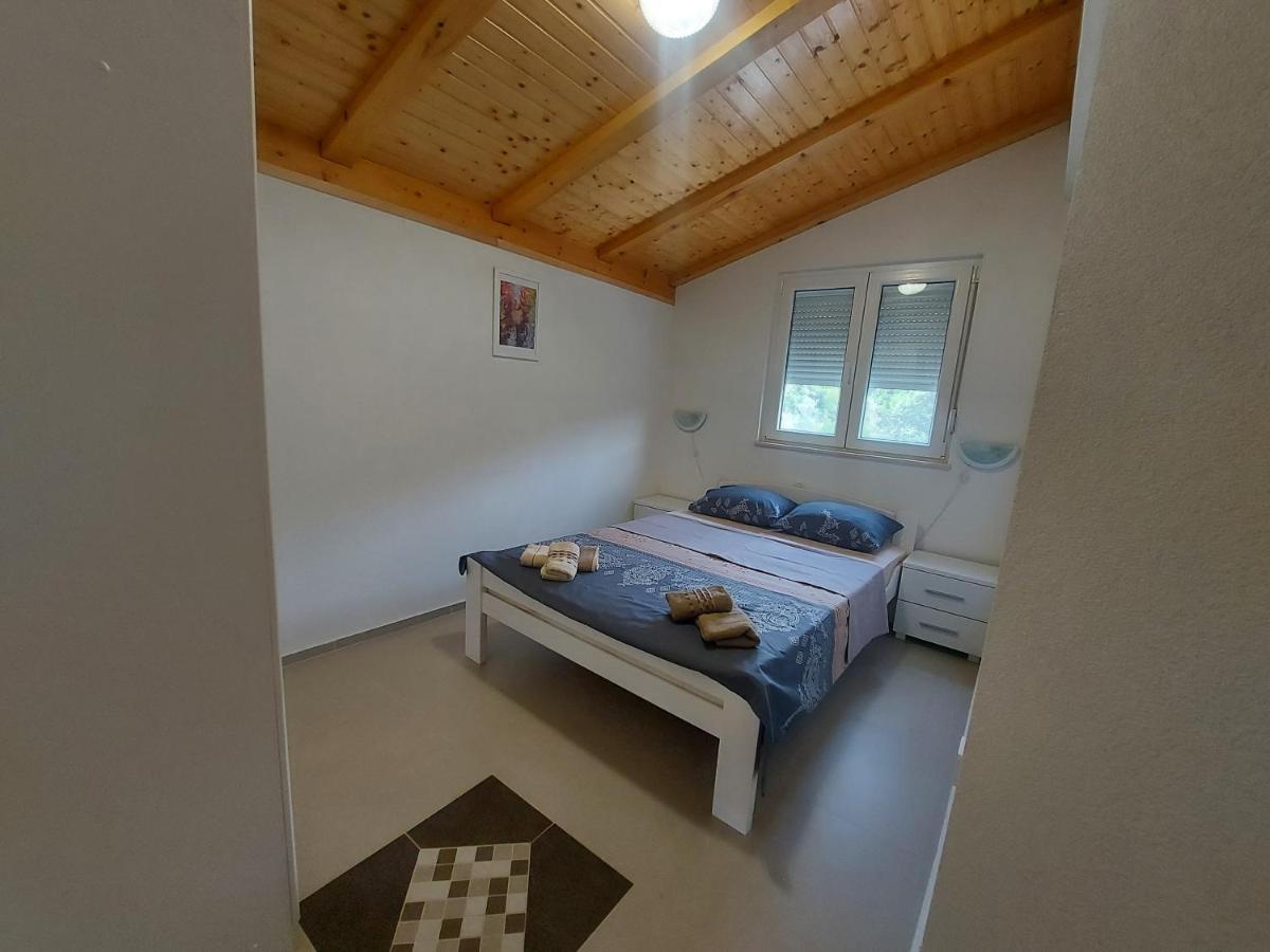 Dk Apartments Krasici 티바트 외부 사진