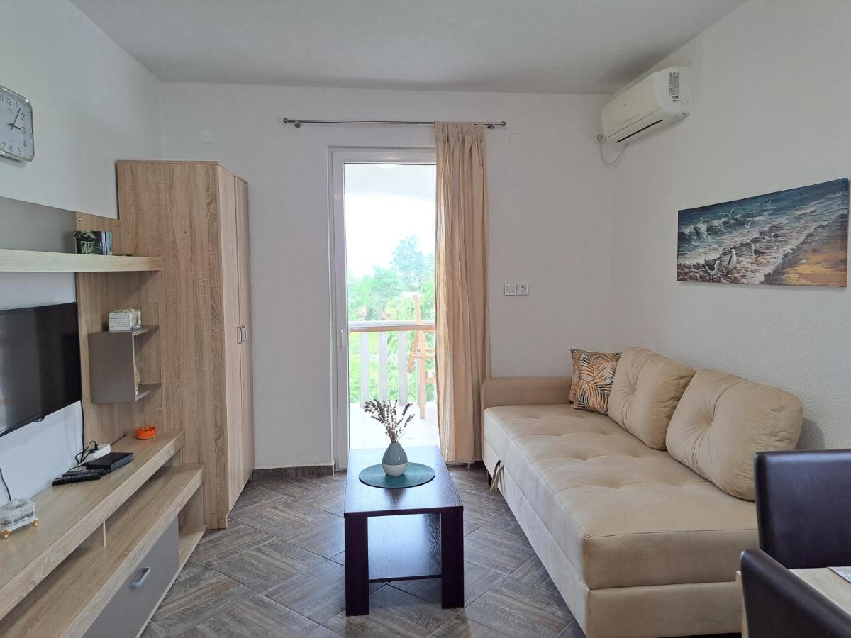 Dk Apartments Krasici 티바트 외부 사진